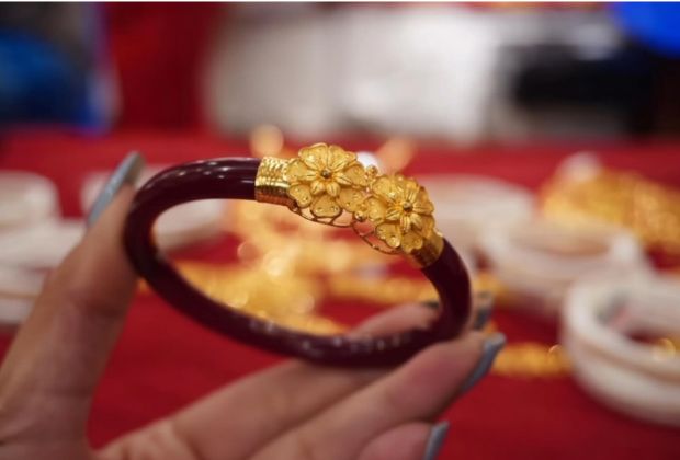 sankha pola gold design