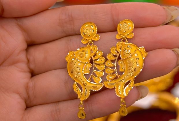 gold wedding earrings design