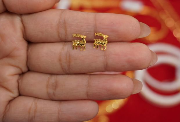 Gold earrings designs for daily use