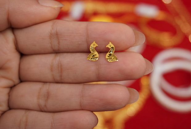 Earrings designs gold latest
