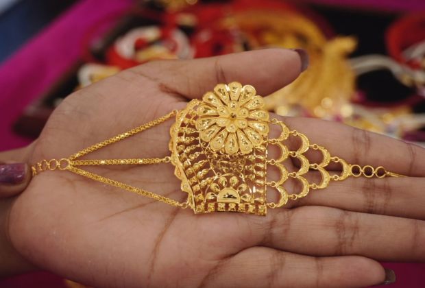 latest gold bracelet designs for girls