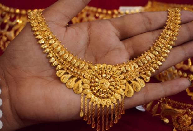 modern simple gold necklace designs
