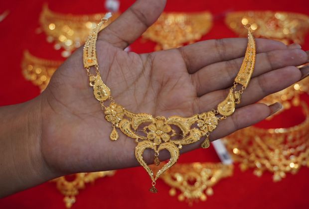 simple necklace design