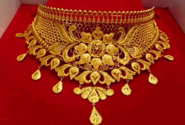 Necklace designs in gold