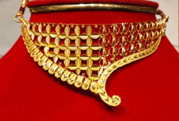 Gold Necklace design choker