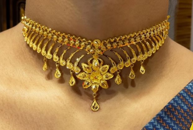 small gold necklace designs