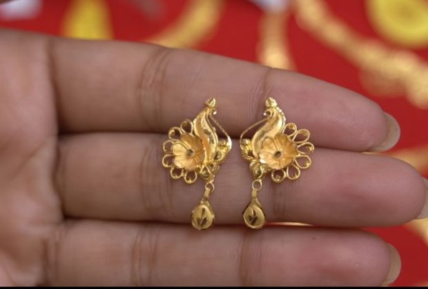 Gold earrings Tops design