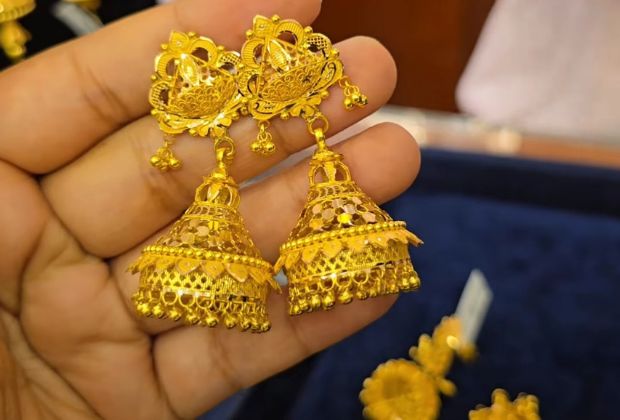 cute small gold earrings designs