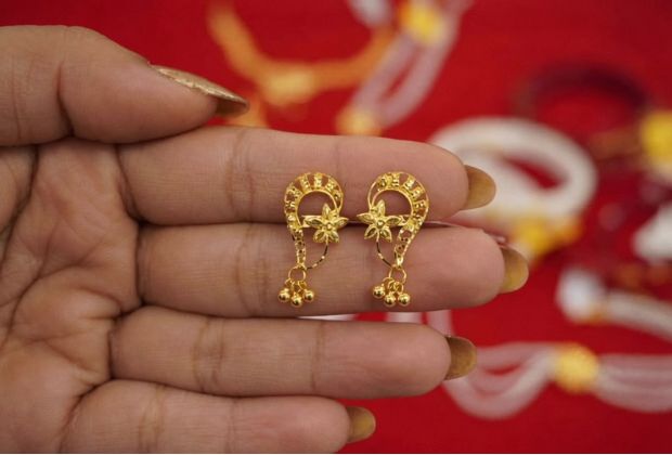 unique gold earrings design