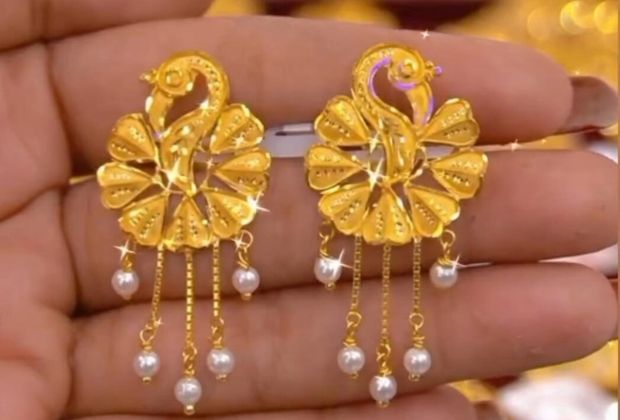 Women earring designs gold