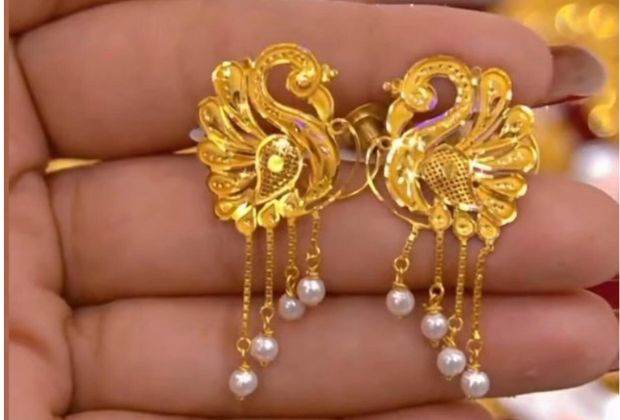 Gold earrings designs for daily use