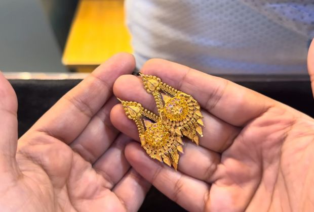 cute small gold earrings designs