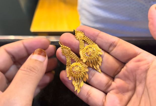 gold earrings designs for womens