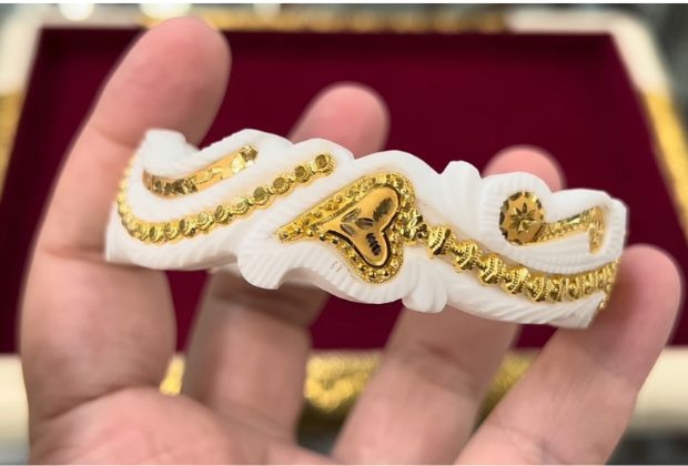 Gold Shakha Pola design with price