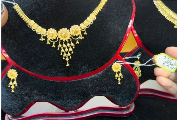 Solid necklace design for everyday use