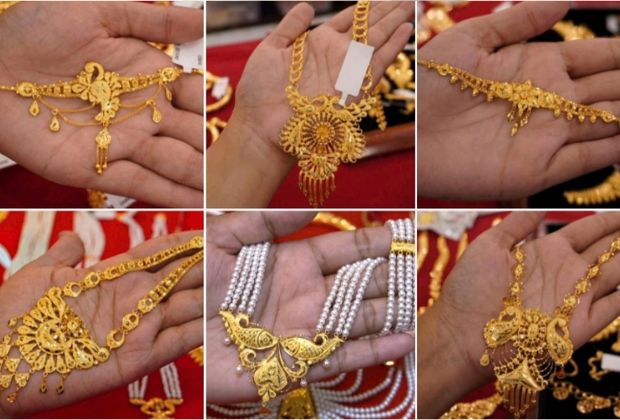 simple modern gold necklace design